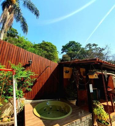 Itaipava Casa | Aconchego de Itaipava - casa de 3 quartos, equipada, área kids, jacuzzi, pet friendly, churrasqueira, em meio a Natureza e próximo ao centro do bairro