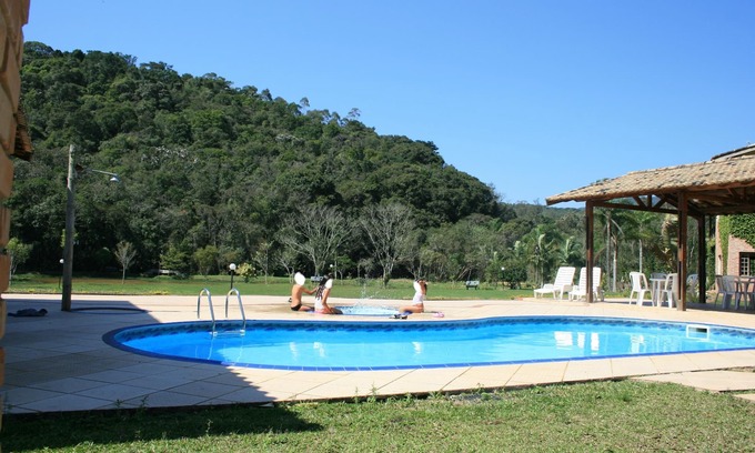 Mogi das Cruzes Casa | Aconhego, tranquilidad y diversión para adultos y niños con la naturaleza.