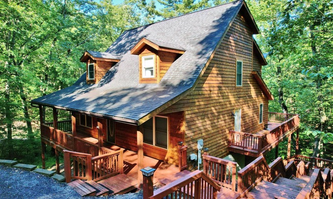 Basye Cabina | Acorn Ridge: Modern Shenandoah Mountain 4 Bedroom 4 Bathroom, Firepit, Theater