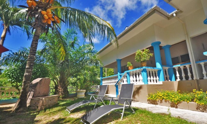 Praslin Island Cama Y Desayuno | Acquario Guesthouse