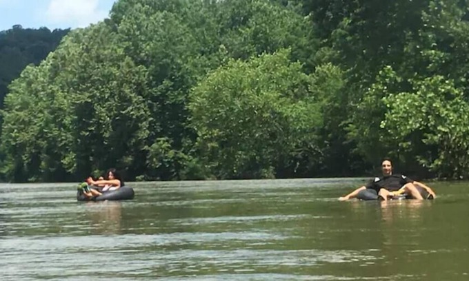 Lexington Casa | Acres on River - Bball, Pool Table, Fire Ring