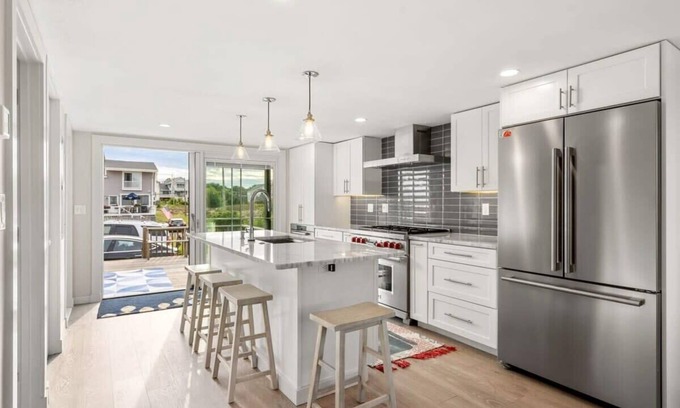 Newbury Casa | Across From Beach High-End Home "The Nest"