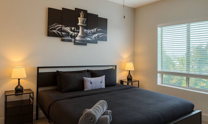 Glen Iris Apartamento | Across from UAB | Spacious 2BR Retreat 3b