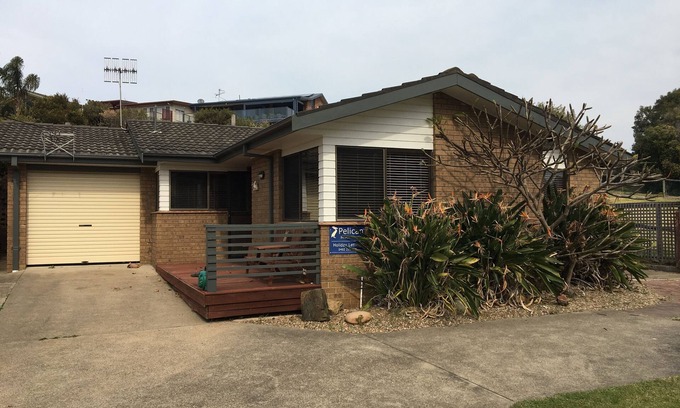 Dalmeny Casa | Across the road from Dalmeny Beach and inlet