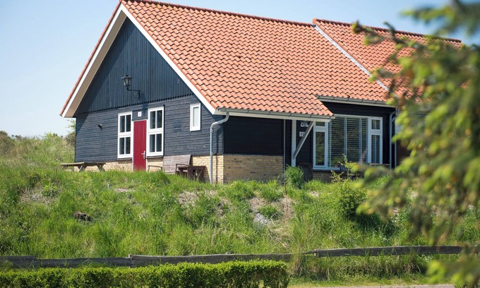 Nes Casa | Actief is a cozy house near the beach and "Nessemerbos".
