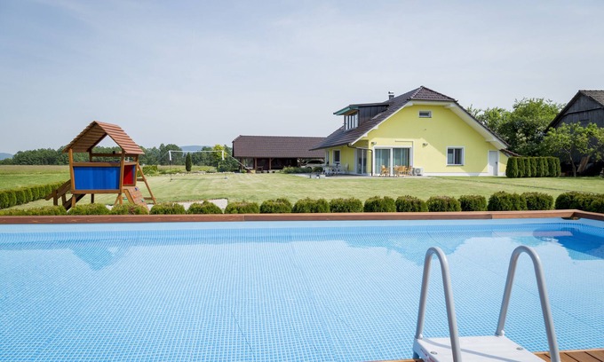Metlika Casa | ACTIVE-FAMILY-HOLIDAYS, POOL, near KOLPA RIVER, Whole House, up to 12 person