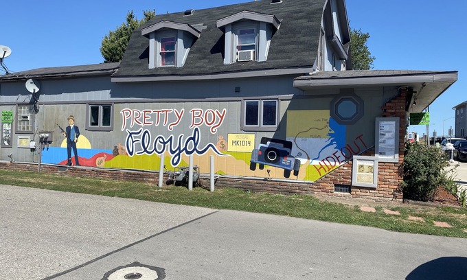 Luna Pier Casa | Real Pretty Boy Floyd's Hideout - Luna Pier, MI-Lake Erie-Nuevo renovado y lista