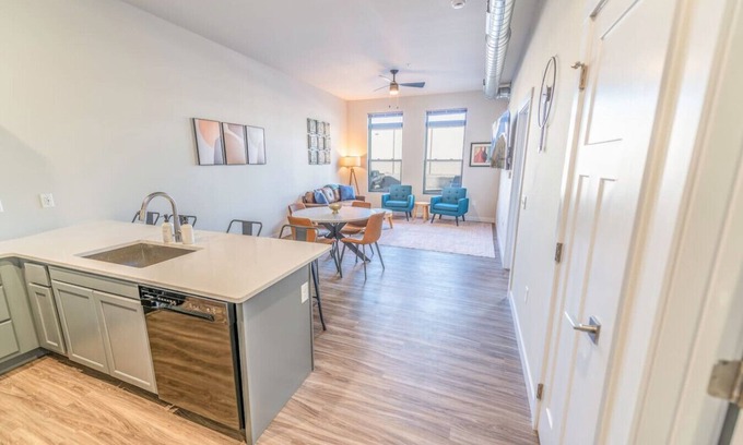Downtown Eau Claire Apartamento | ADA Compliant 1br Apartment/Downtown/UWEC