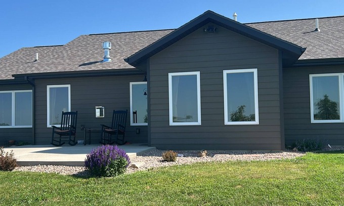 Deadwood Casa | ADA friendly beautiful 9 acre country home only 7 minutes from Sturgis.