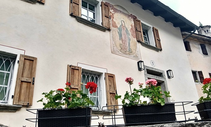San Giacomo Filippo Casa | Adamossi Lombardini Completely renovated historic house in Sluga Valley.