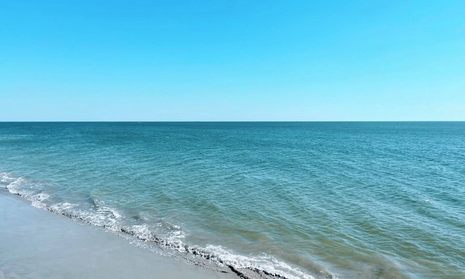 Buckroe Beach Casa | Adams Shore~1 block from the beach!! Relax in our spacious and tranquil home.