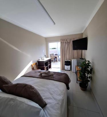 Colchester Casa | Addo River Den