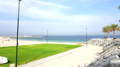 Sharm Apartamento | Address Beach Resort Fujairah Apartment by Blue World - 5