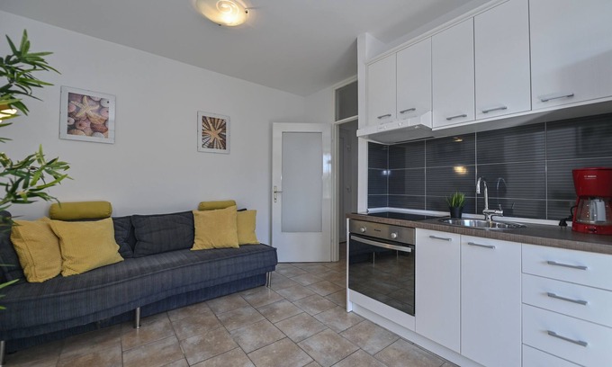 Gajac Apartamento | Adela II One-bedroom Apartment with Balcony