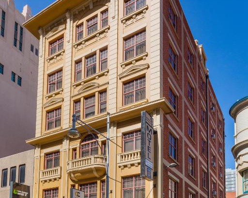 Adelaide Central Business District Hotel | Adelaide Paringa