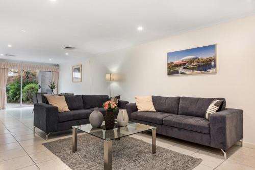 North Adelaide Apartamento | Adelaide Style Accommodation-Close to City-North Adelaide-3 Bdrm- FREE Parking
