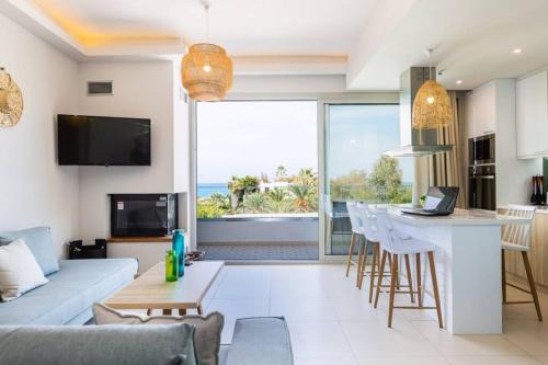 Adelianos Kampos Apartamento | Adelhome - Sea view & walking distance to beach!