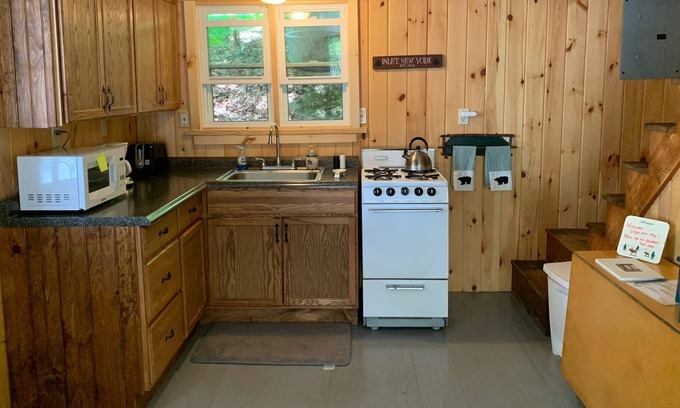 Inlet Cabina | Adirondack Cabin on Sixth Lake
