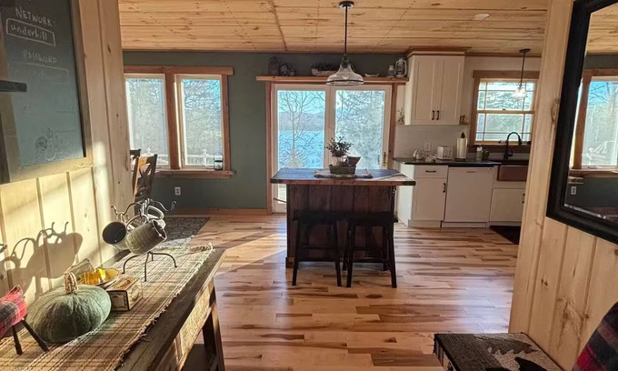 Skylark Beach Cabina | Adirondack Cabin