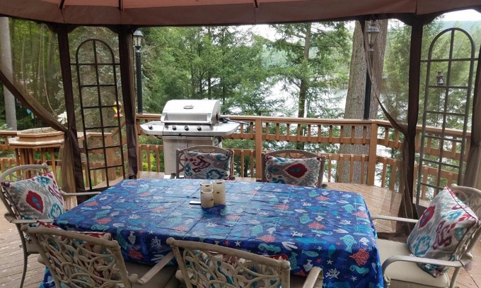 Lake Luzerne Casa | Adirondack Candyland