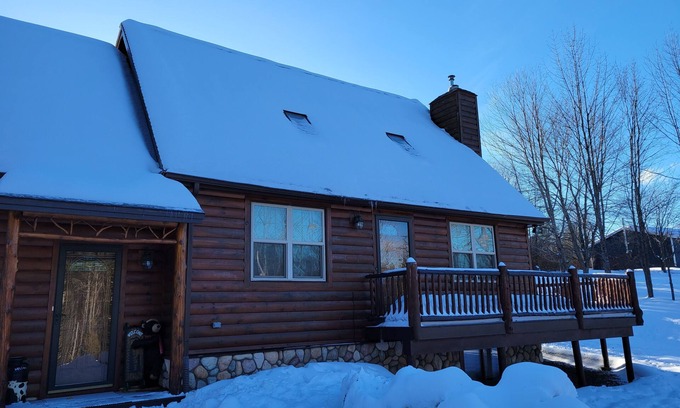 Minerva Casa | Adirondack Cozy Cottage Hideaway by RedAwning