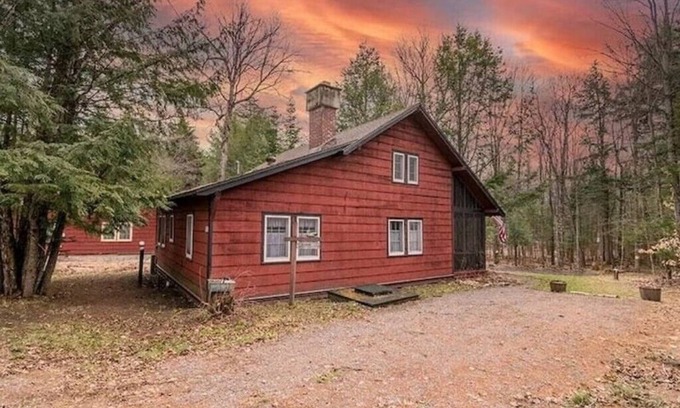 Saranac Lake Cabina | Adirondack cozy cottage with lake access, "Lune"