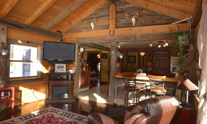 Keeseville Otro | Adirondack Mountain View * exclusivo Exquisito cortijo de hidromasaje para 6 personas