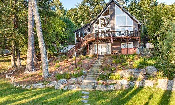 Meredith Casa | Adirondack style Winnipesaukee waterfront home with 4 bedrooms and SW EXP