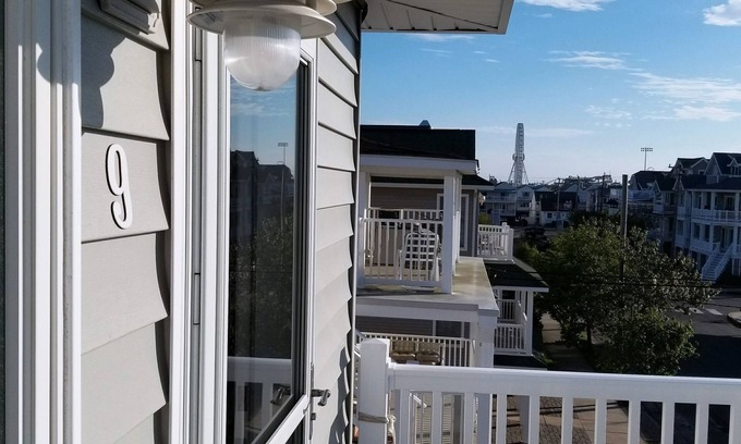North End Condominio | Adyacente a la playa / paseo marítimo, 5 minutos a pie de paseos y comida, 6 etiquetas de playa