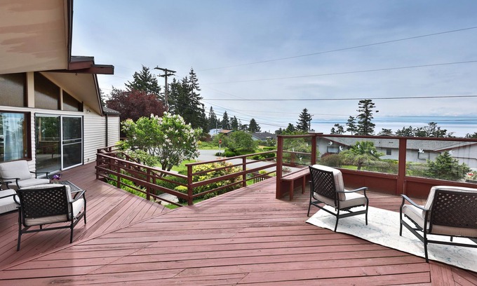 Coupeville Casa | Admiral's Nest - dog-friendly home in Central Whidbey