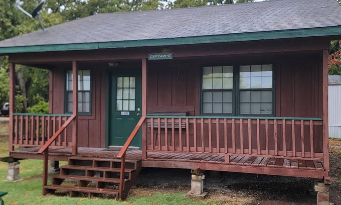 West Tawakoni Cabina | Admirals Cabin