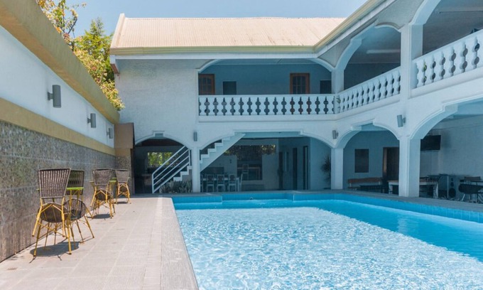 Pansol Villa | ADMIRIA 1 Resort se puede utilizar para fiestas / fiestas íntimas / pequeñas / familiares.
