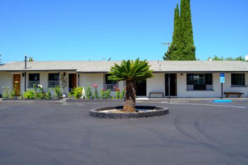 Monterey Park Hotel | Adobe Inn