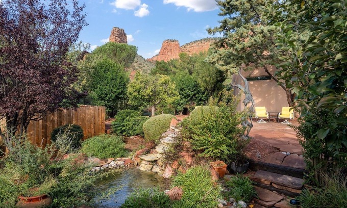 Oak Creek Villa | Adobe Village Inn by RedAwning