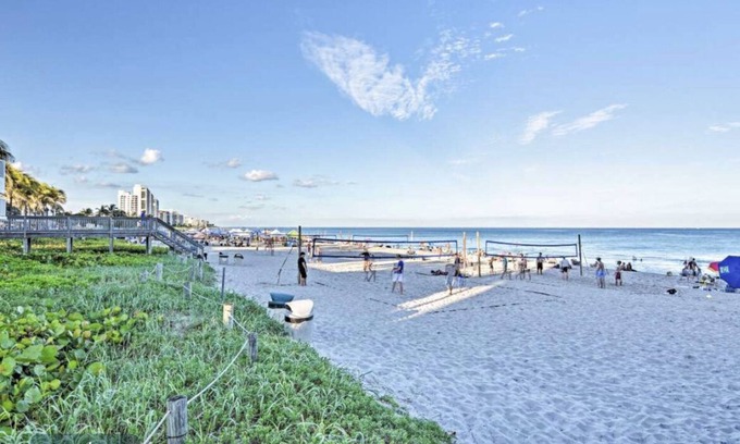 Deerfield Beach Cabaña | Adorable 1bdr cottage steps to beach!!