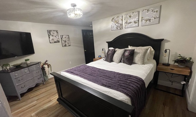 Arundel Casa | Adorable 2bed, 1ba 1300sqft guest home tucked away on 19 acres