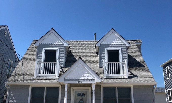 Ship Bottom Condominio | Adorable 2BR Condo on Long Beach Island LBI in Ship Bottom. Beach Block!