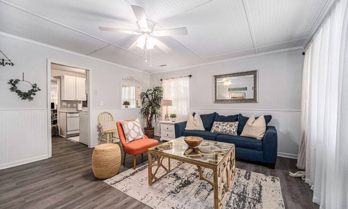 Mount Pleasant Casa | Adorable 3br/2ba Shem Creek Retreat!