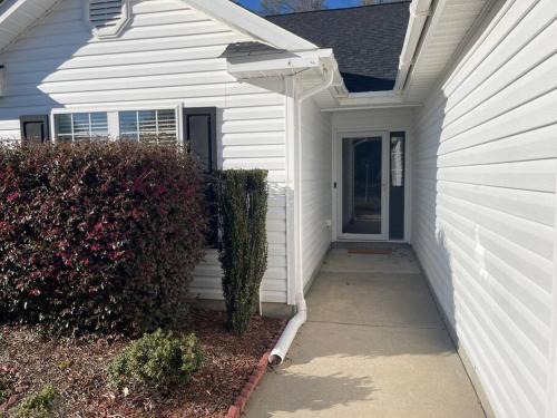 Greenville Casa | Adorable 3br/2ba W/Garage 2min walk ECU Health