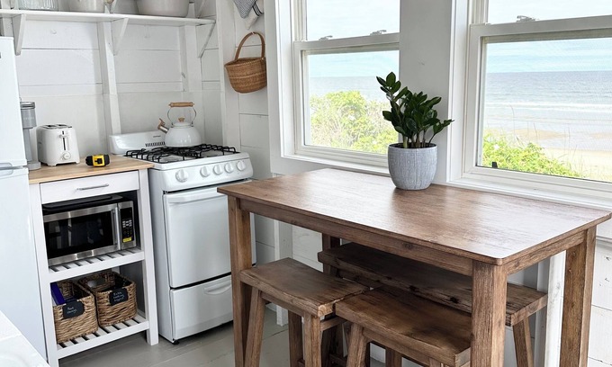 Ogunquit - Wells Cabina | Adorable Beach Front Cottage on Moody Beach