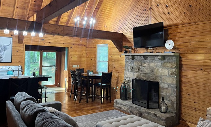 Somerset Cabina | Adorable cabin located minutes from Lake Cumberland and downtown Somerset!