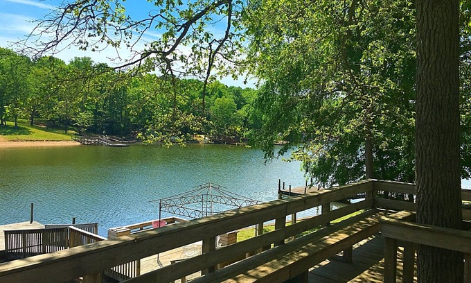 Denton Cabaña | Adorable cabaña en el lago High Rock, ¡Reserve sus vacaciones de verano ahora!