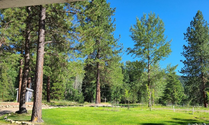 Okanagan-Similkameen Cabaña | Adorable Cottage in country setting