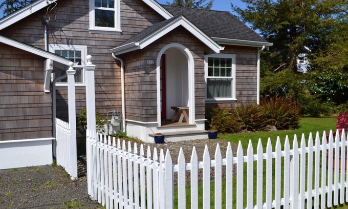 Gearhart Casa | Adorable cabaña con tema americana, en el corazón de Gearhart.