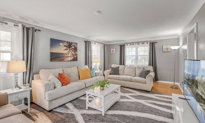 Maplewood Casa | Adorable Home- 3M Headquarter/MOA/ St Paul