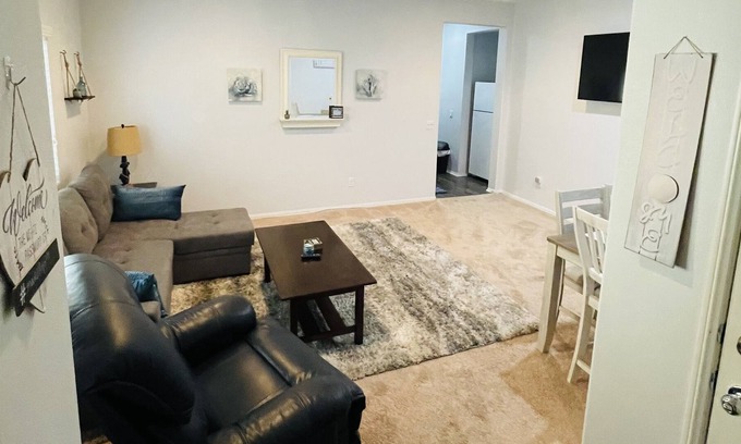 Mira Loma Casa | Adorable Nautical Inland Empire-Guest House