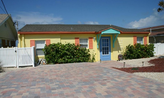 Boardwalk Casa | Adorable North Beach Home - Oceanfront by Ocean Properties