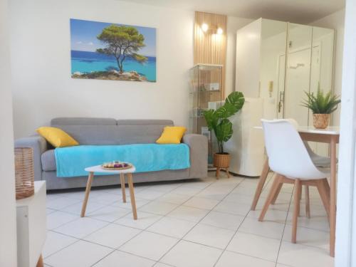 Cros-de-Cagnes Apartamento | Adorable studio à 200m de la mer , frais , bien équipé et proche des commodités