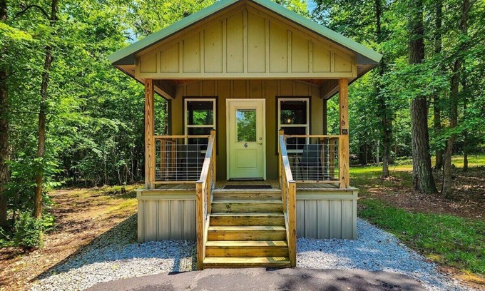 Guntersville Apartamento | Adorable Tiny House Cabin- Lake Guntersville