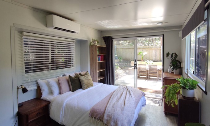 Doonan Cabina | Adorable tiny house/cabin with private courtyard.